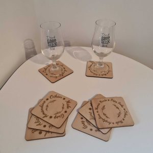 photo des dessous de verre en bois personalisable créé par O fée créations