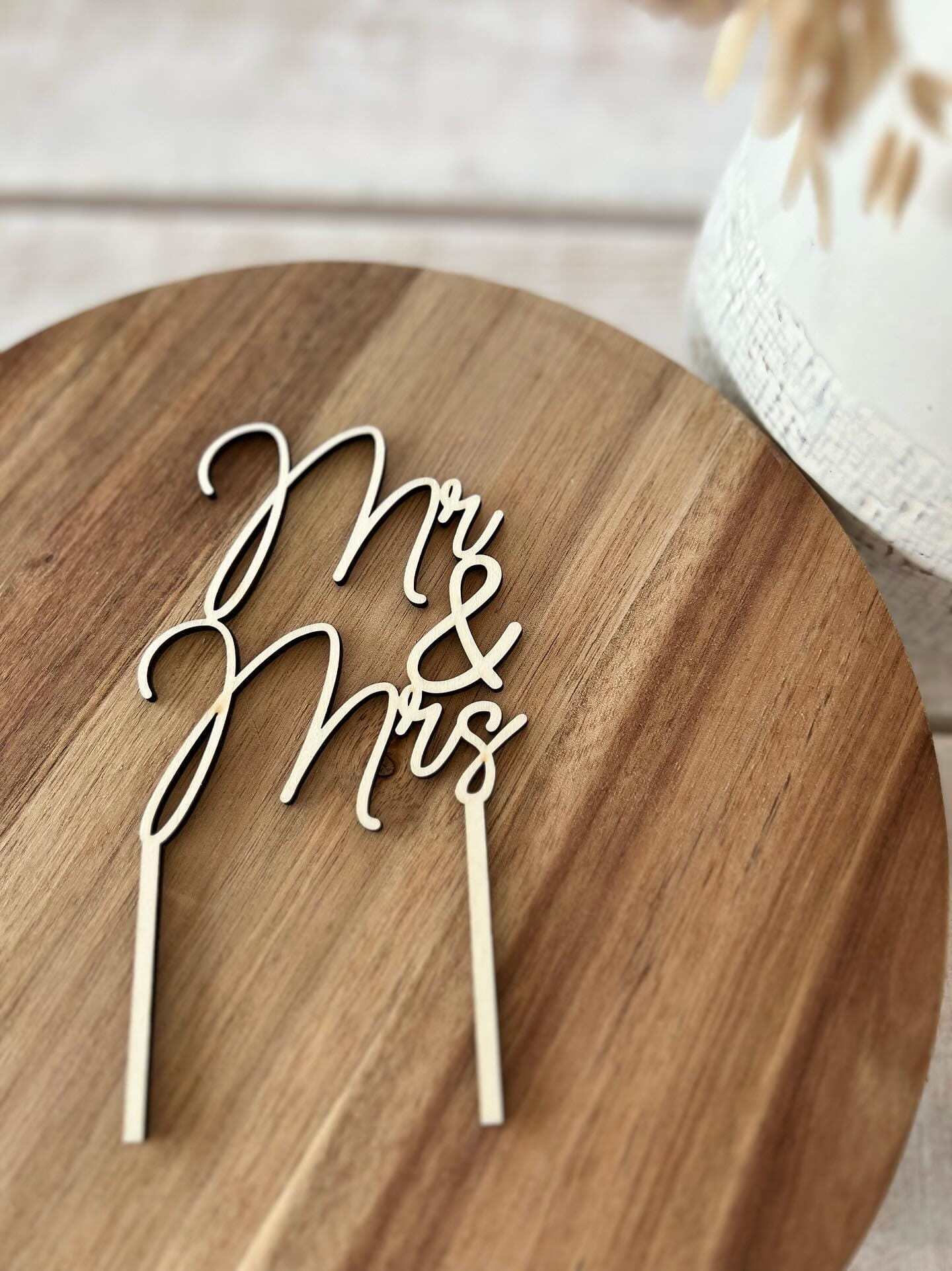 Cake topper